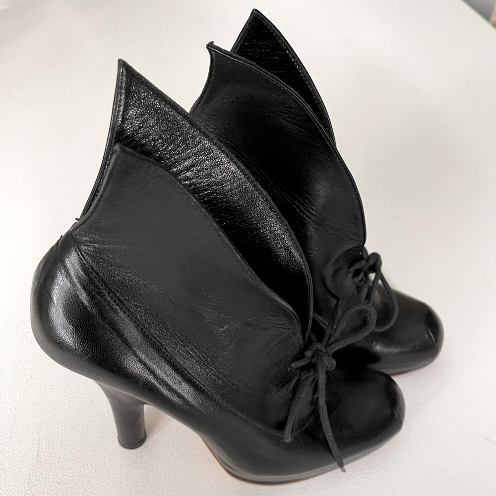 Rare 90’s Vivienne Westwood Batwing Heels Size 36